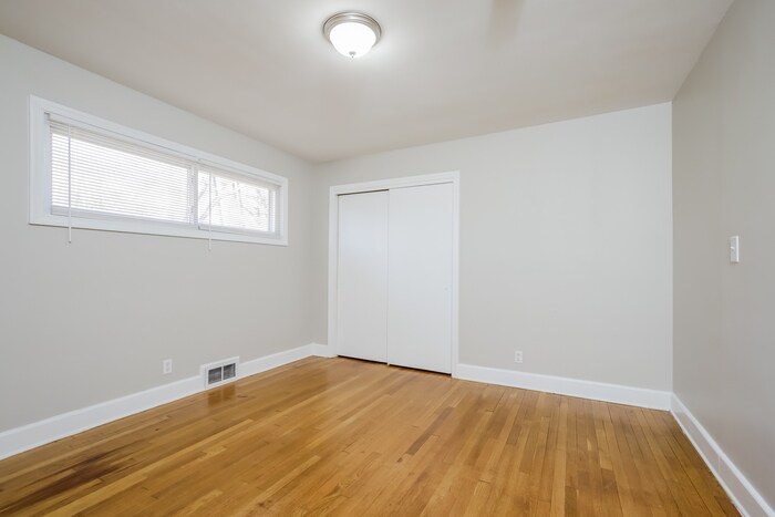 Building Photo - 5140 Sunrise Terrace