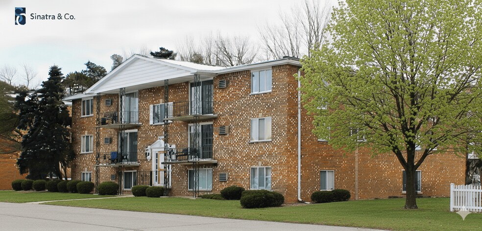 Building Photo - Lincoln Square Apartments (2)