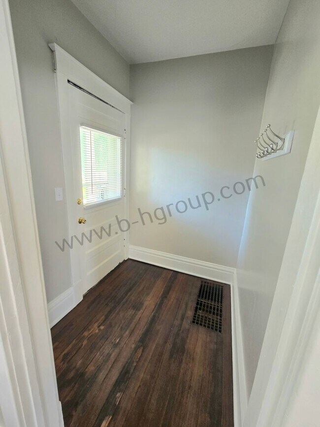 Building Photo - 1808 56th St