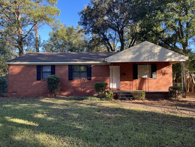Primary Photo - 3745 Honeysuckle Rd