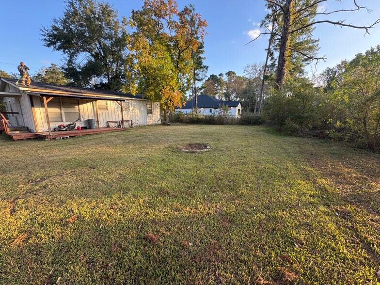 Building Photo - 203 Shelter Ln