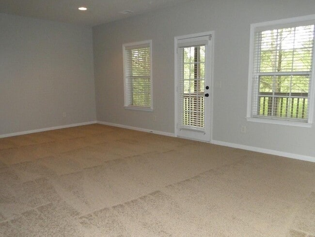 Building Photo - 1749 Highlands View Dr