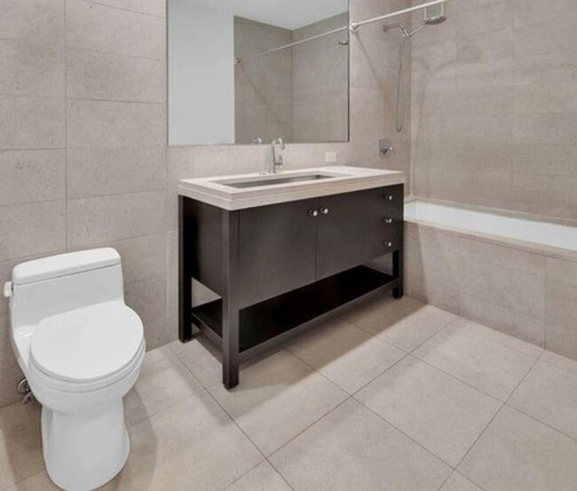 Building Photo - 1600 Broadway