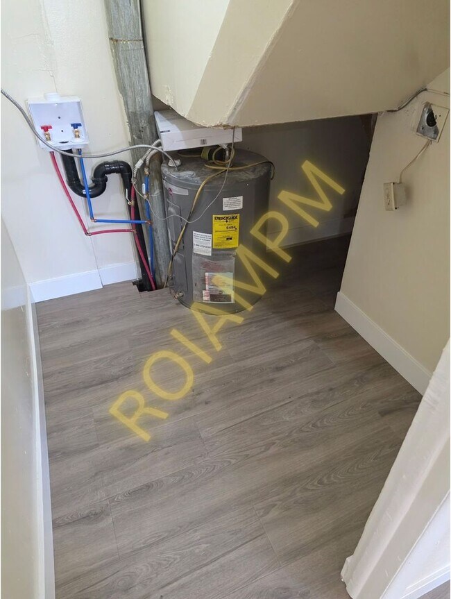 Building Photo - Idanha Ave