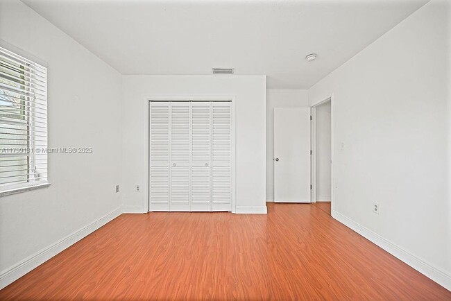 Building Photo - 26100 SW 192nd Ave