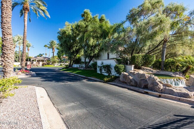 Building Photo - 10113 E Topaz Dr