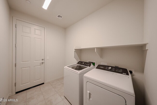 Building Photo - 13514 W Calle De Baca