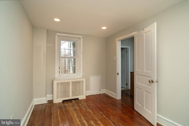 Building Photo - 3265 Salmon St