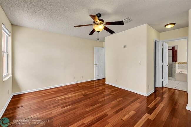 Building Photo - 3829 NW 62nd Ct