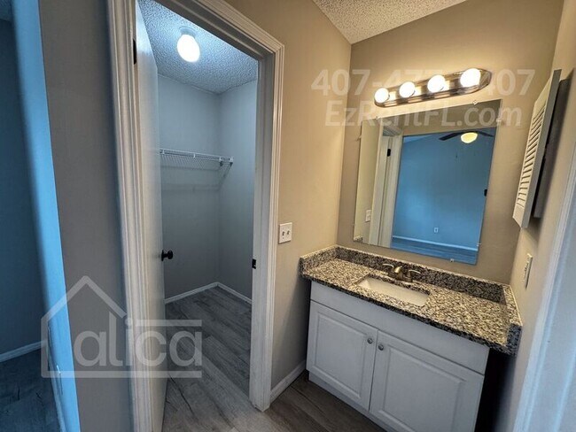 Building Photo - 9593 Villiers Dr S