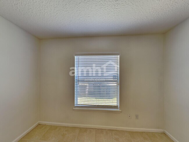 Building Photo - 9140 Prosperity Lake Dr