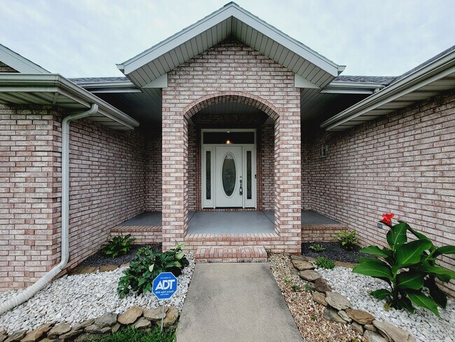 Building Photo - Lots Of New in Marlborough Manor w/ 3 Car Garage