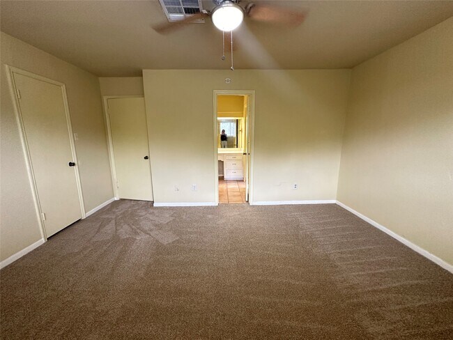 Building Photo - 1937 Arcadia Dr