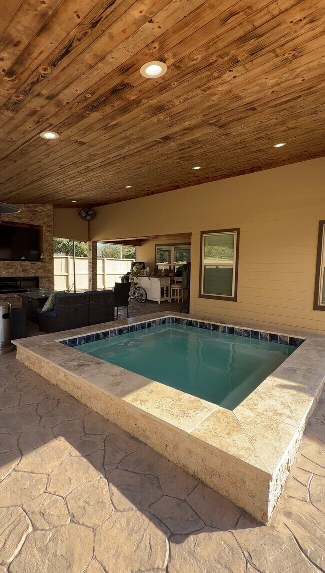 Building Photo - 1610 City Nights Wy