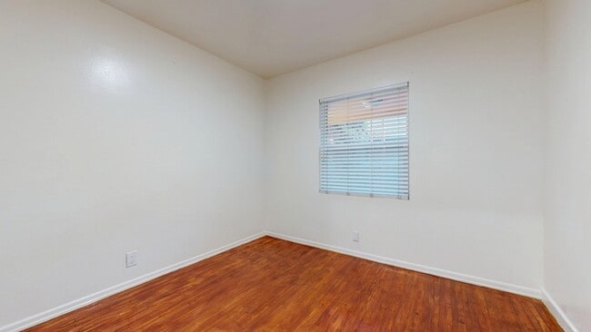 Building Photo - 9026 Reading Ave