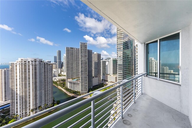 Building Photo - 325 S Biscayne Blvd