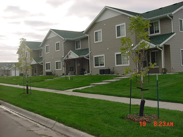 Primary Photo - Maple Court Townhomes