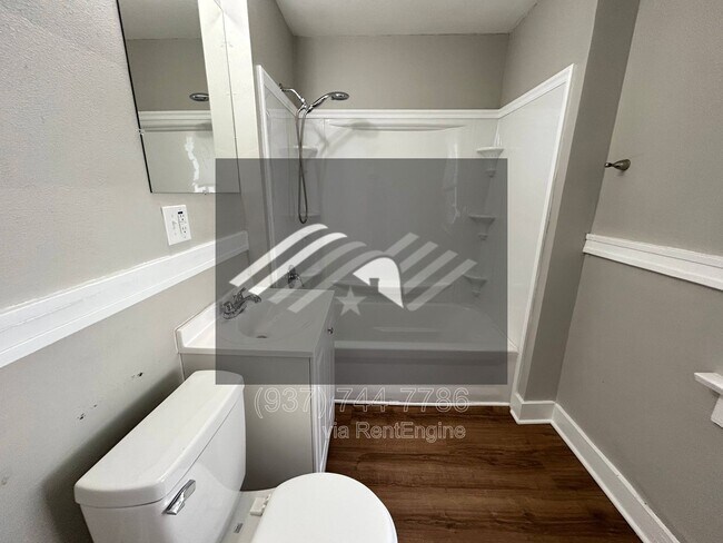 Building Photo - 211 Alaska St