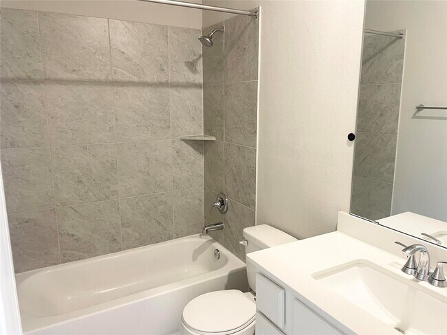 Building Photo - 4927 Shore Arbor Ln