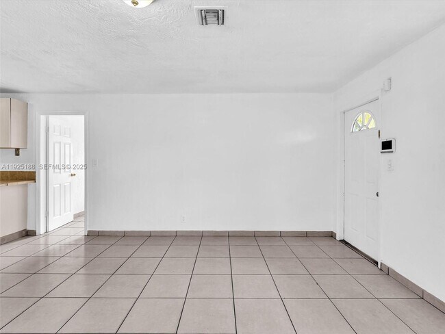 Building Photo - 1624 S 23rd Ave