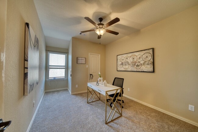 Building Photo - 6303 Wood Creek Ln