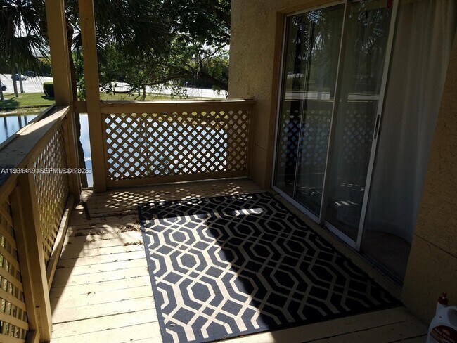 Building Photo - 4863 Via Palm Lakes