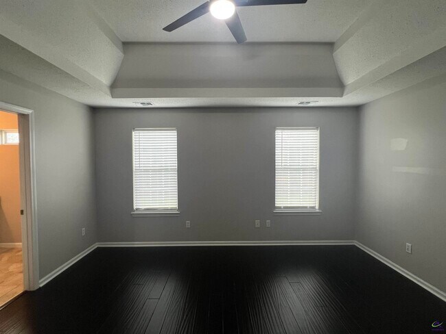 Building Photo - 226 Golden Eagle Dr