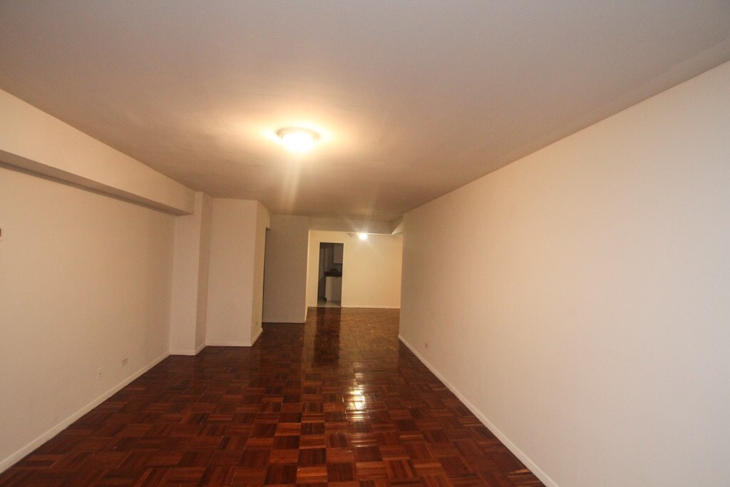 Building Photo - 157e E 57th St