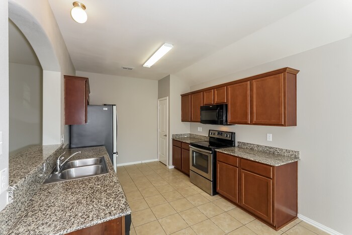 Building Photo - 2113 Natchez Dr