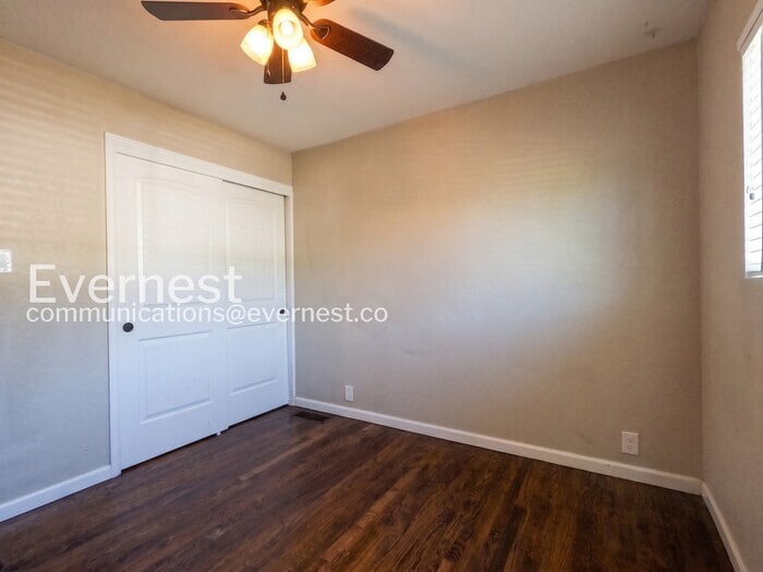 Building Photo - 226 Columbine Ct