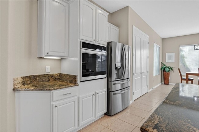 Building Photo - Rental Home with Large Pool