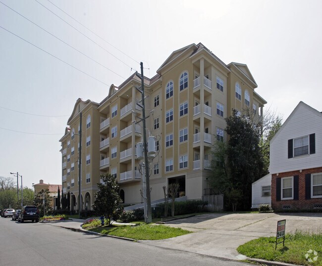 Building Photo - Serento Condominium