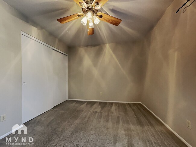 Building Photo - 3828 W Mariposa Grande Ln