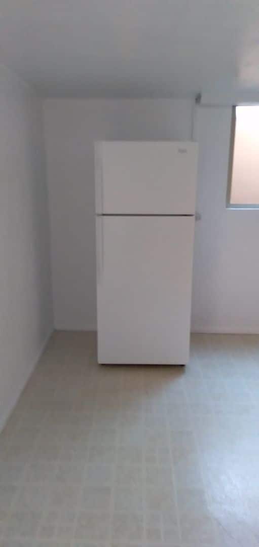 Building Photo - 2405 Sunset Dr