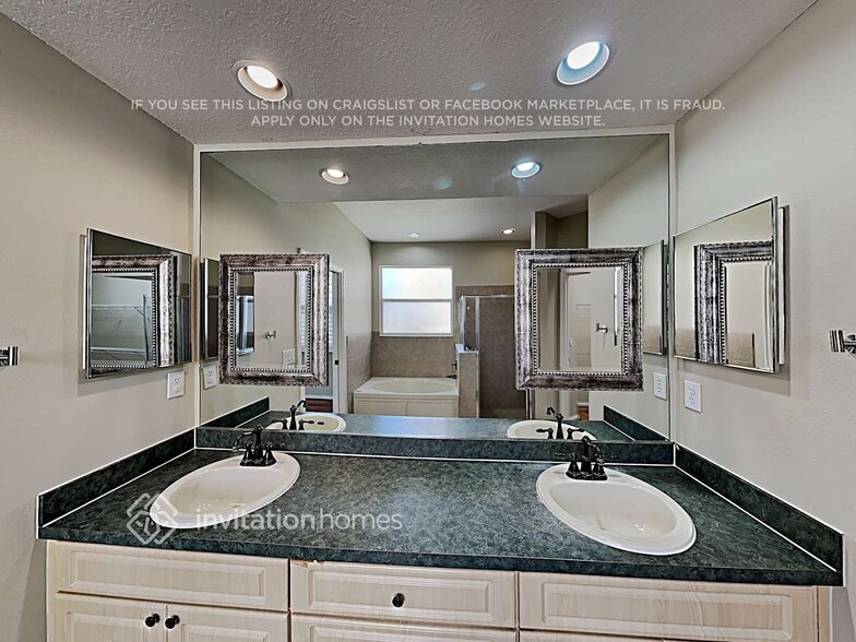 Building Photo - 10822 Newbridge Dr