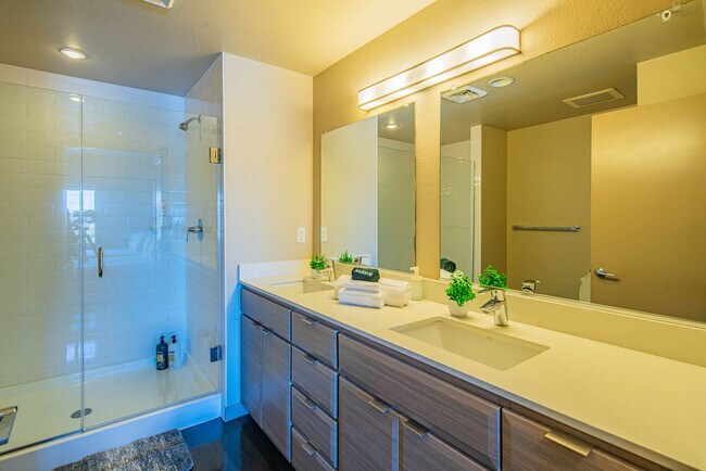 Building Photo - 295 E Roosevelt St