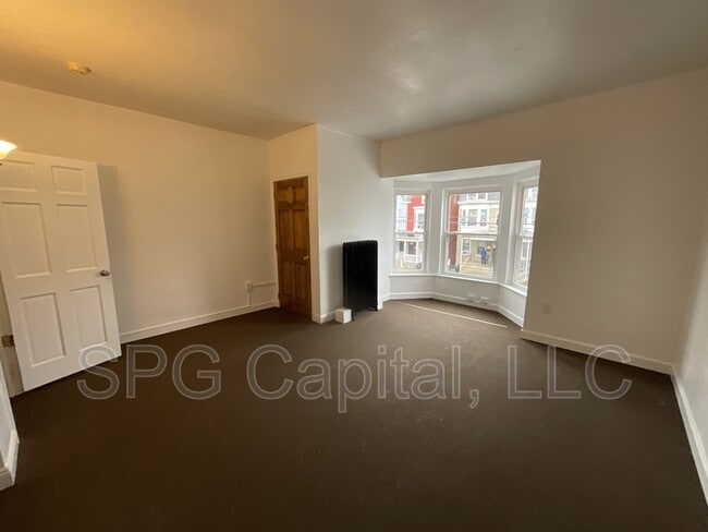 Building Photo - 142 W Jackson St