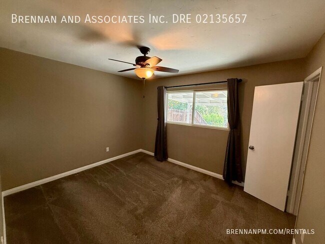 Building Photo - 1569 Parrot St