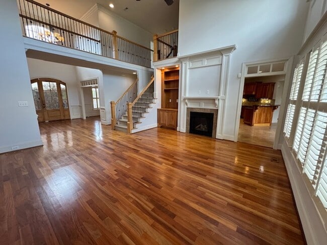 Building Photo - Eagle Ridge Golf Club!