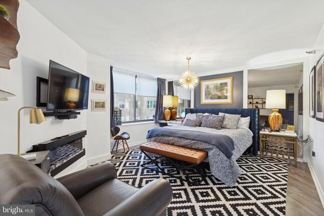 Building Photo - 202 W Rittenhouse Square