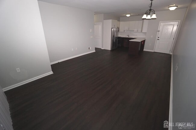 Building Photo - 475 Avenel St