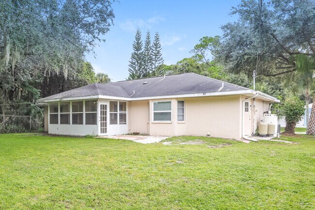 Building Photo - 17145 Urban Ave