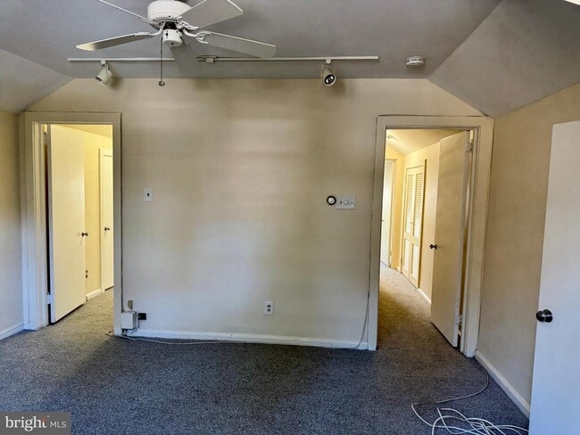 Building Photo - 8233 Fairview Rd