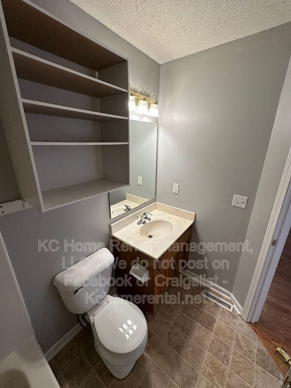 Building Photo - 817 NE Independence Ct