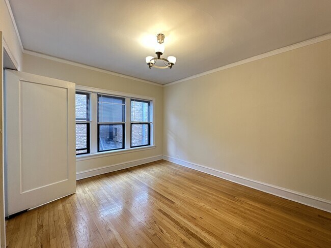 Building Photo - 1312 Oak Ave