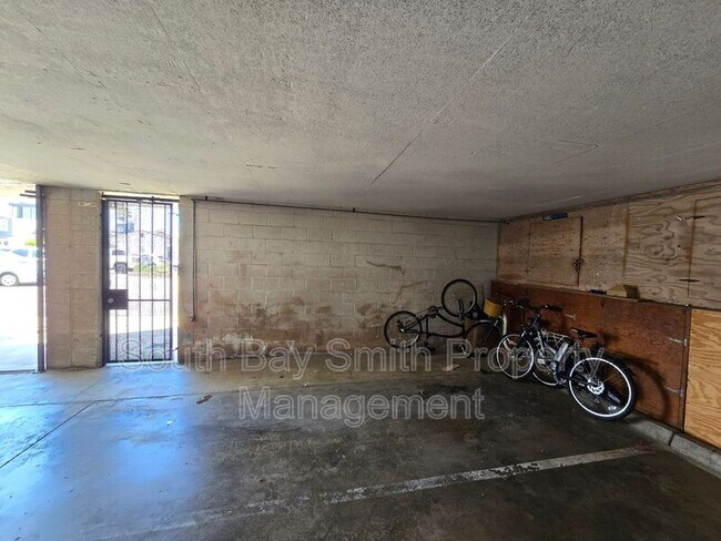 Building Photo - 320 Hermosa Ave