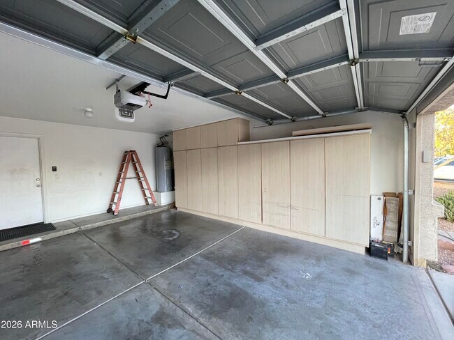 Building Photo - 5168 W Morten Ave