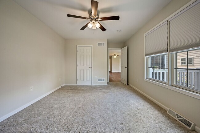 Building Photo - 12265 Willow Grove Rd