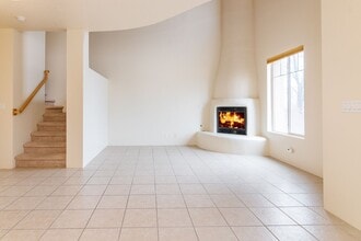Building Photo - 7 E Saddleback Mesa