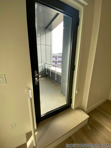 Building Photo - 1079 Commonwealth Ave